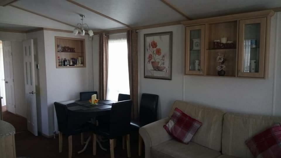 Chapmanholidaylets Cayton Bay מראה חיצוני תמונה